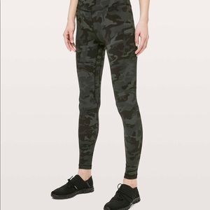 Lululemon size 4 camo leggings